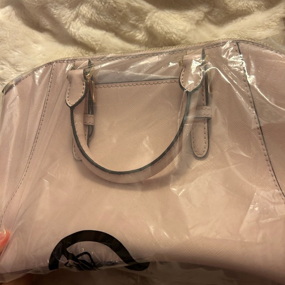 Michael Kors saffiano leather Ciara messenger bag with strap brand new - Picture 7 of 8